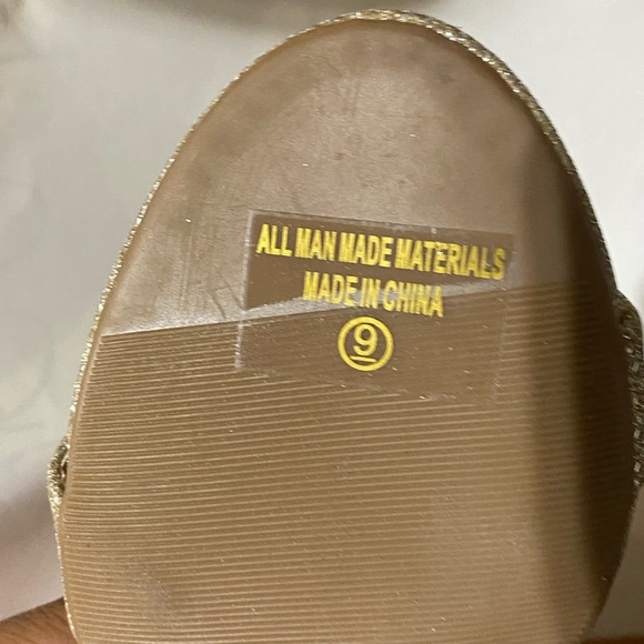 Women’s Moda, size 9 heels. Brand new. Color is a “nude” sparkle color. - Picture 5 of 6